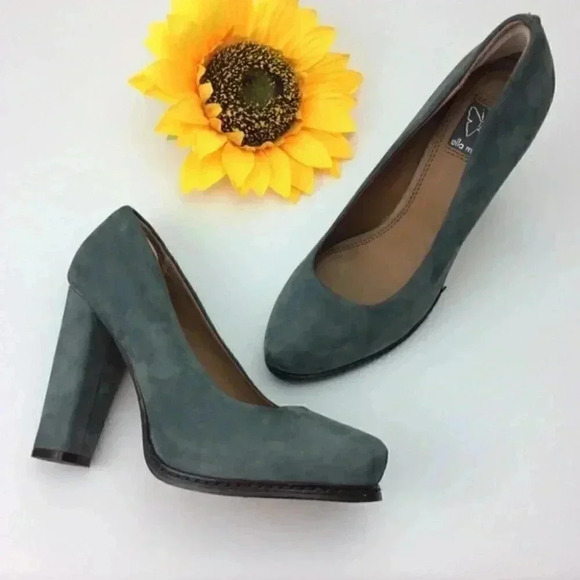 Ella Moss Shoes - Ella Moss Leather suede Pumps Size 71/2M